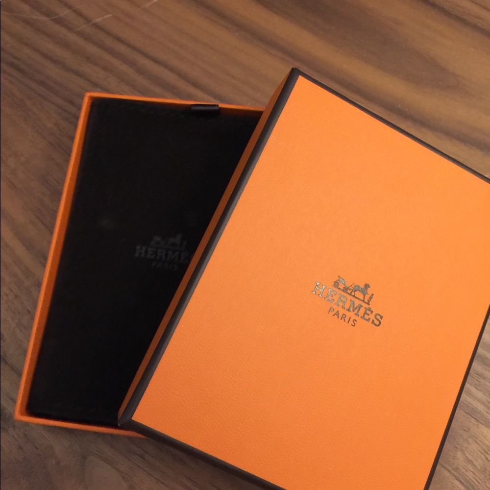 Hermes box for bracelets